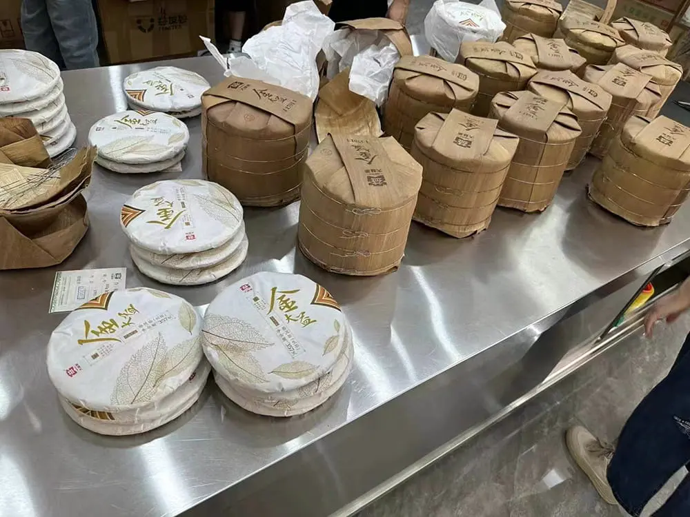 湘潭回收大益普洱茶2015年生茶熟茶图3