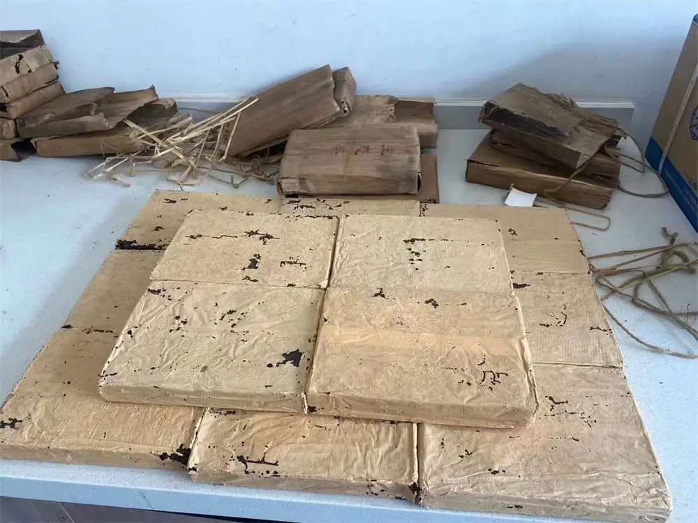 湘潭回收中茶普洱茶2004年生茶熟茶